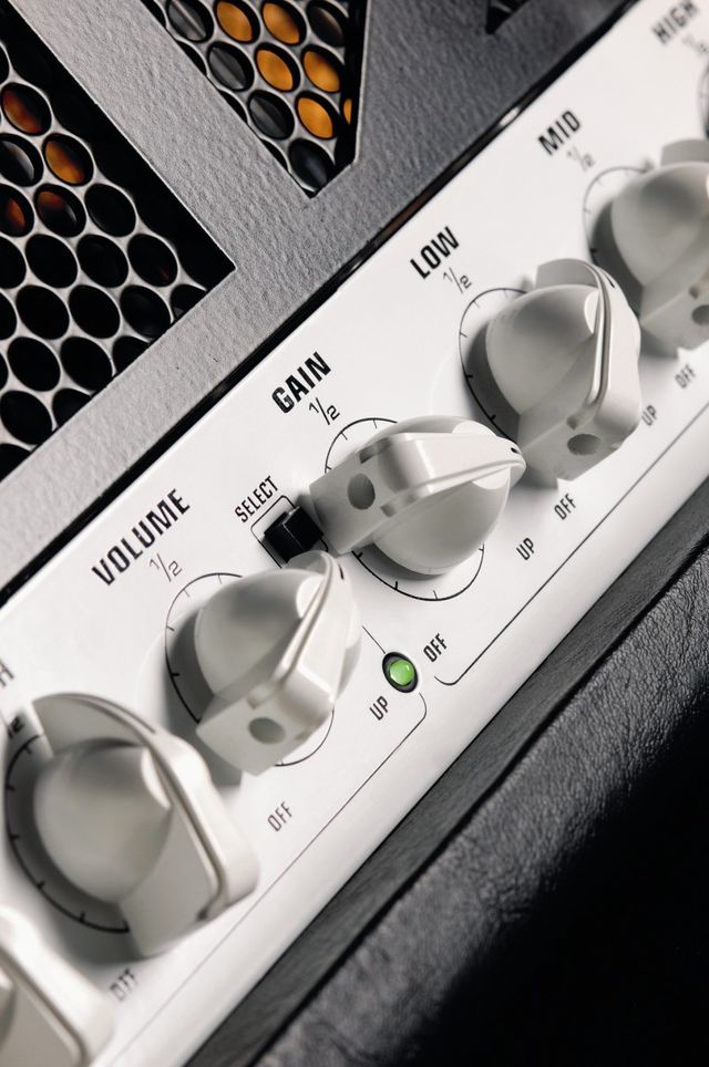 Predictably, the 5150 offers plenty of gain.